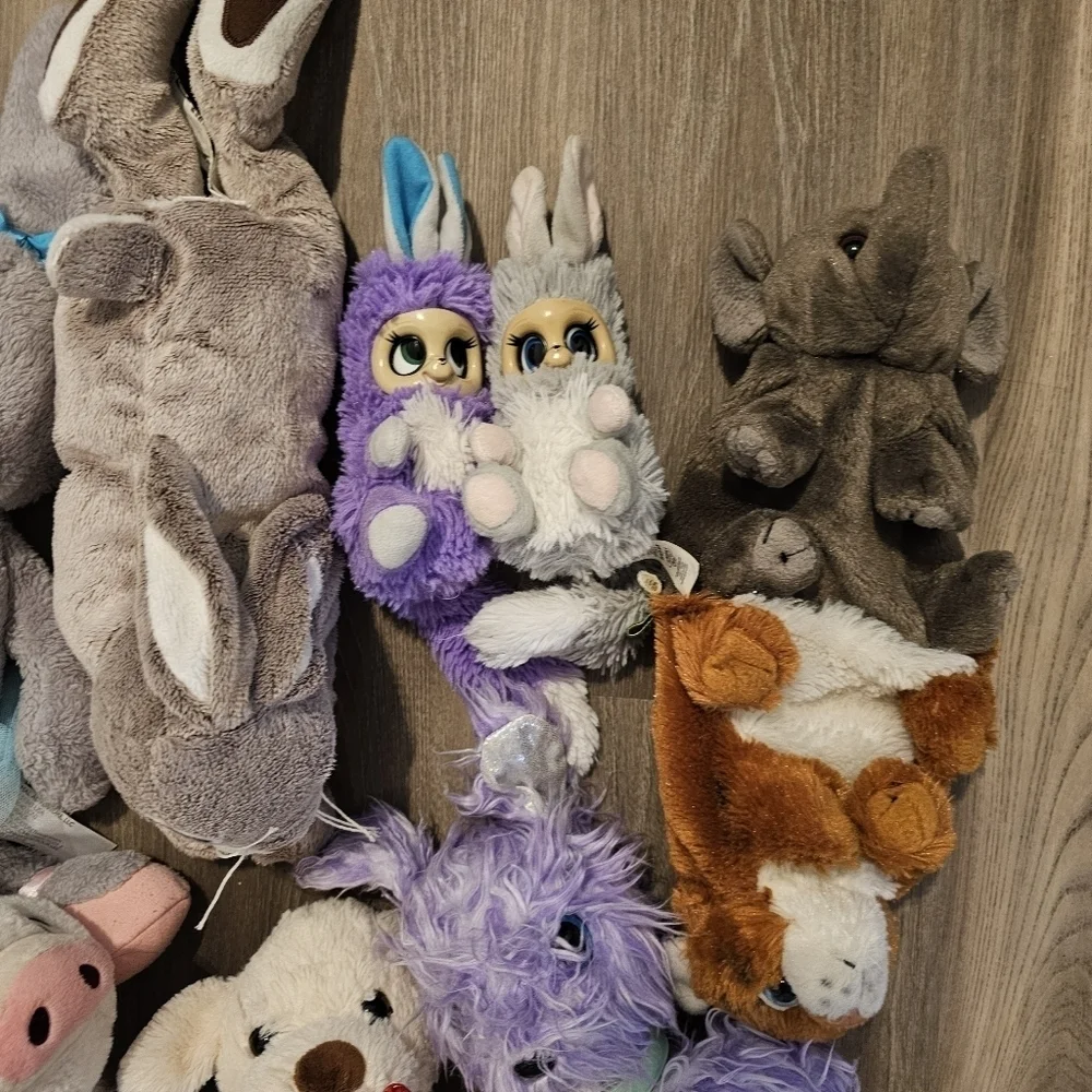 Lot Of 8 Stuffed Animal Toys